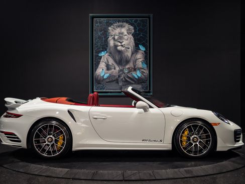 Used 2017 Porsche 911 4 Cabriolet AWD/4WD image 8