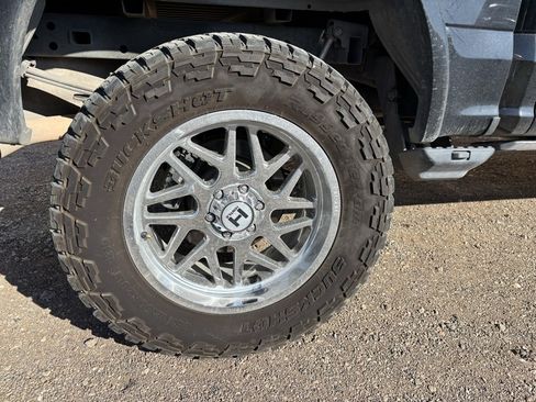 Used 2017 Ford F150 Platinum w/ Equipment Group 701A Luxury image 9