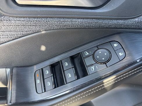 Used 2023 Nissan Rogue SV image 15