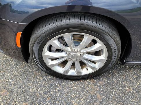 Used 2016 Chrysler 300 Limited w/ Driver Convenience Group AWD/4WD image 6