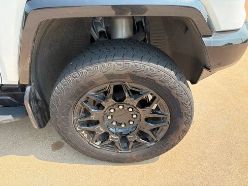 Used 2025 GMC Hummer EV 3X w/ LPO, Dark Essentials Package AWD/4WD image 12