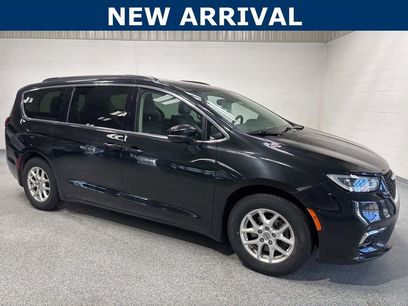 Used 2022 Chrysler Pacifica Touring-L