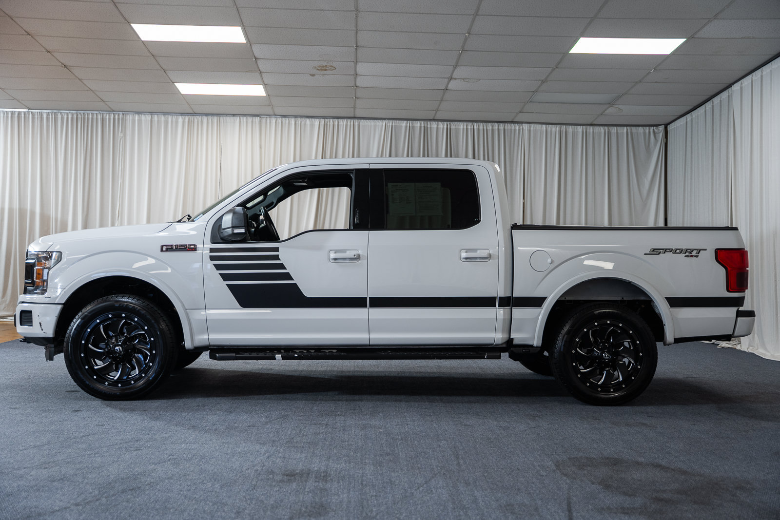 Used 2019 Ford F150 XLT w/ Equipment Group 302A Luxury AWD/4WD image 4