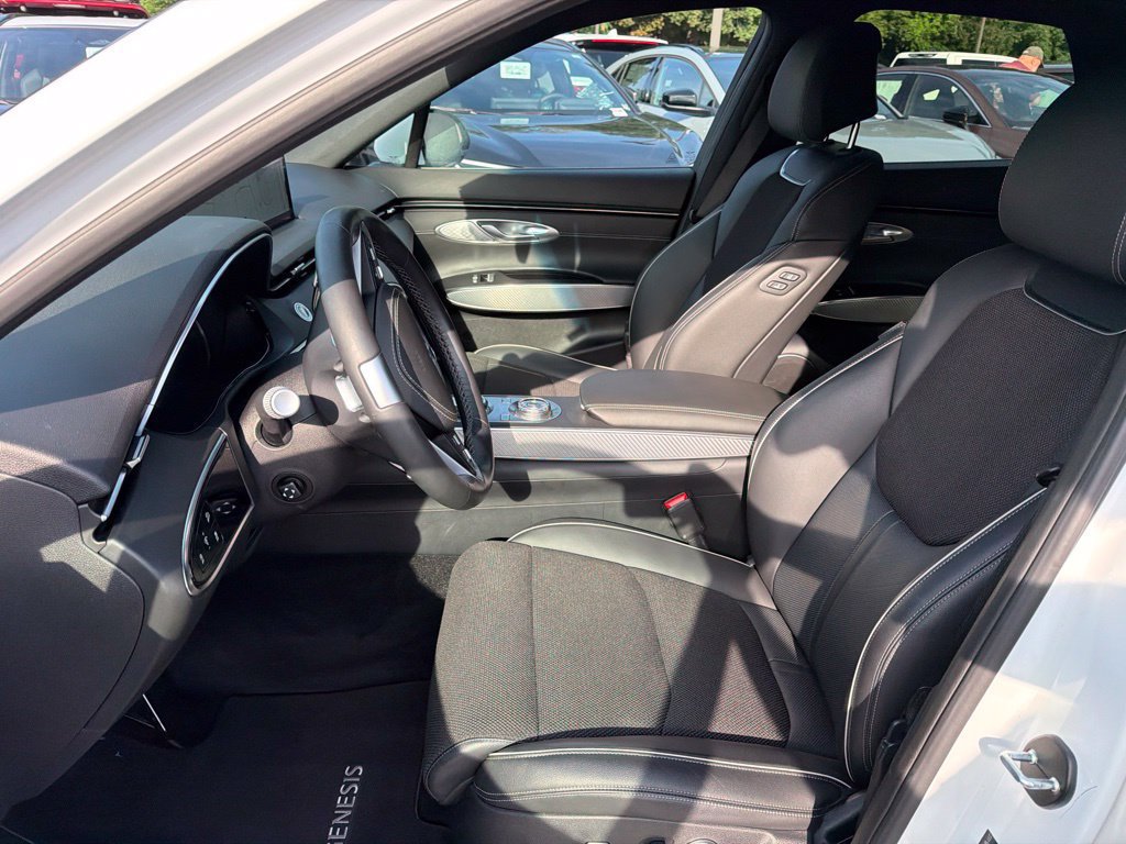 Used 2025 Genesis GV70 3.5T Sport AWD/4WD image 22