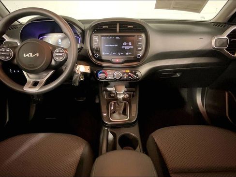 Certified 2025 Kia Soul LX image 15