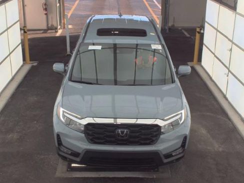 Used 2023 Honda Passport EX-L image 2