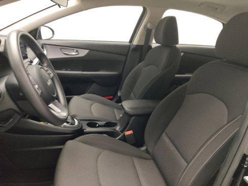 Used 2024 Kia Forte LX FWD image 17