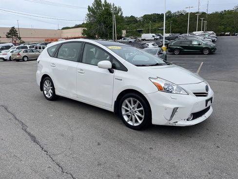 Used 2012 Toyota Prius V Five FWD image 6