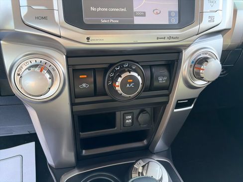 Used 2018 Toyota 4Runner SR5 Premium AWD/4WD image 22