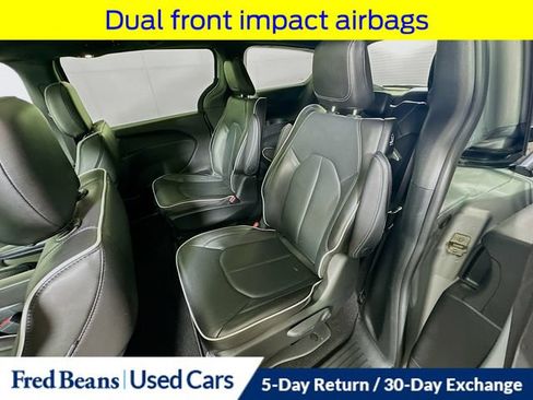 Used 2023 Chrysler Pacifica Limited w/ S Appearance Package FWD image 32