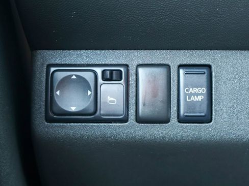 Used 2016 Nissan Frontier SV image 17