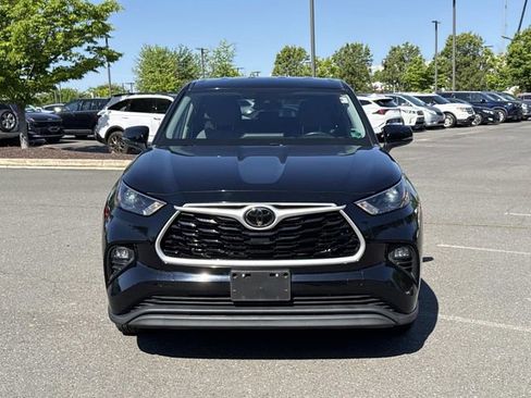 Used 2022 Toyota Highlander LE AWD/4WD image 6