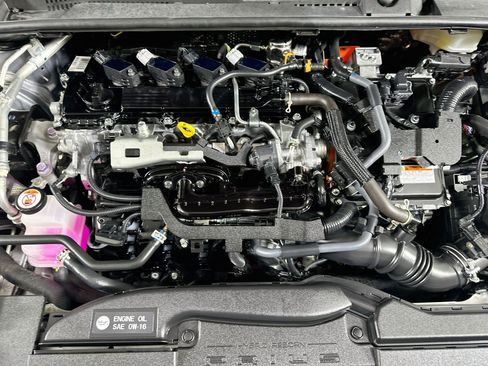 Used 2025 Toyota Prius LE FWD image 31