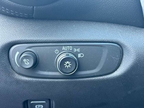 Used 2020 Chevrolet Blazer LT FWD image 26