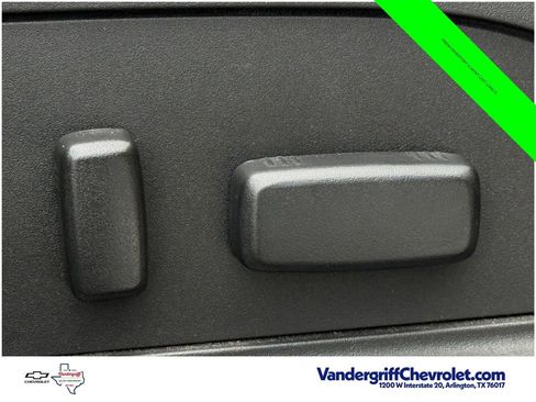Used 2015 Chevrolet Traverse LTZ FWD image 23