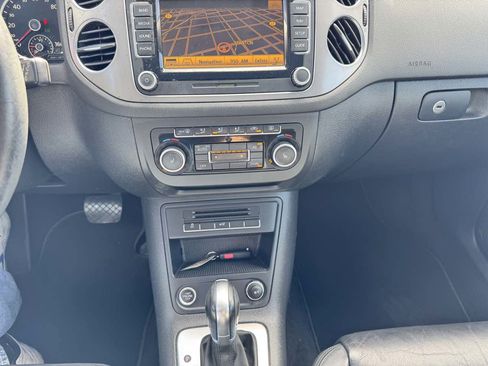 Used 2011 Volkswagen Tiguan SEL FWD image 46