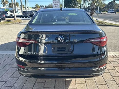 Used 2024 Volkswagen Jetta SE image 7
