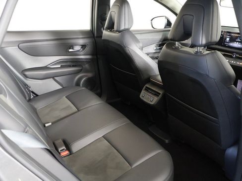 Used 2023 Nissan Ariya ENGAGE image 32