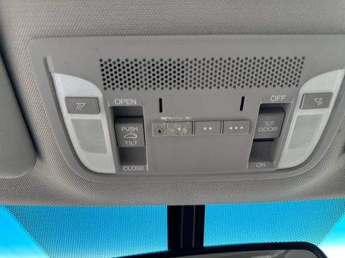 Used 2013 Acura ILX w/ Technology Package FWD image 33