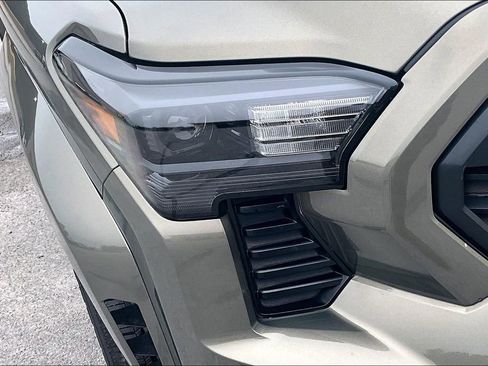 Used 2025 Toyota Tacoma TRD Sport RWD image 29