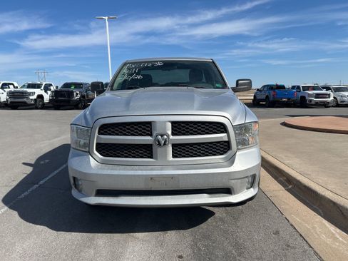 Used 2017 RAM 1500 Express image 2