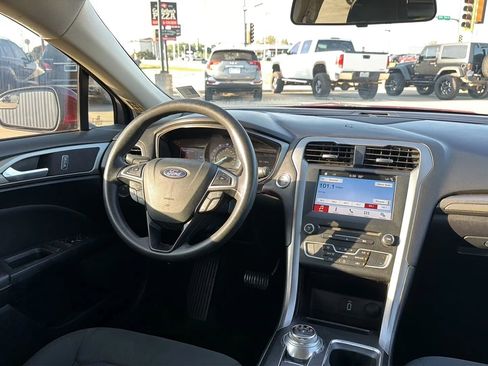 Used 2018 Ford Fusion SE w/ Fusion SE Technology Package FWD image 61
