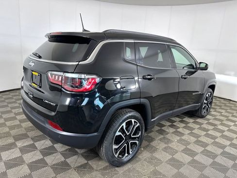 Used 2024 Jeep Compass Limited image 3