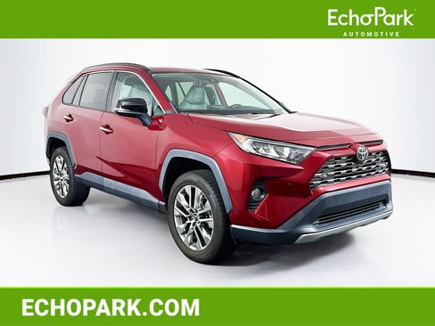 Used 2019 Toyota RAV4 Limited FWD image 1