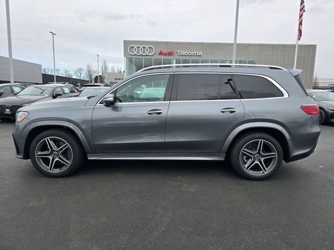 Used 2024 Mercedes-Benz GLS 450 4MATIC image 3