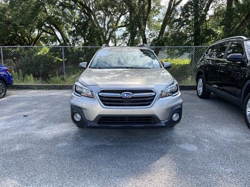 Used 2018 Subaru Outback 2.5i Limited AWD/4WD image 2