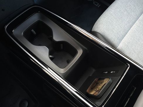 Used 2023 Volkswagen ID.4 Pro image 45