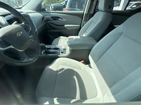 Used 2020 Chevrolet Traverse LT FWD image 11