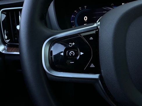 Used 2025 Volvo V60 B5 Cross Country Plus image 34