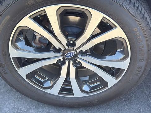 Used 2020 Subaru Forester Limited w/ Popular Package #3 AWD/4WD image 11