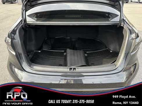 Used 2022 Toyota Corolla SE w/ Carpet Mat Package (TMS) image 23