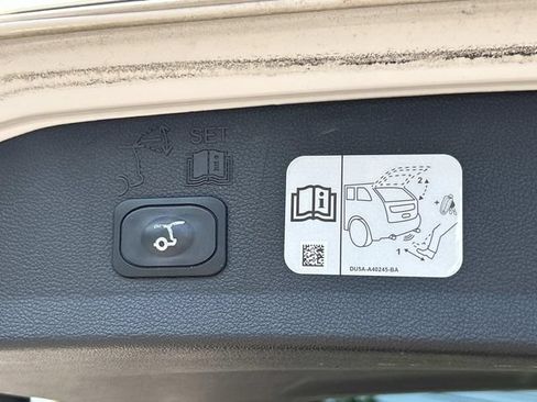 Certified 2019 Ford Escape Titanium AWD/4WD image 22