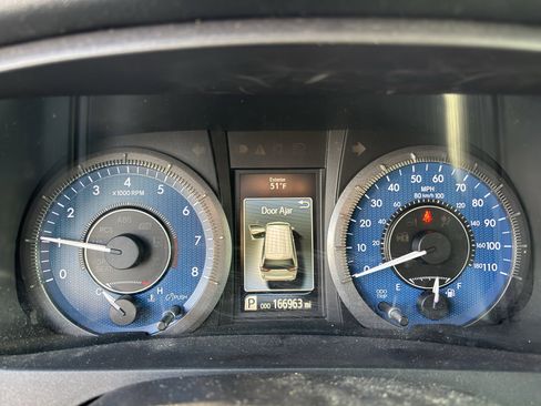 Used 2018 Toyota Sienna L image 10