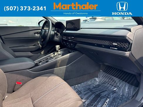 Used 2025 Honda Accord Sport image 21