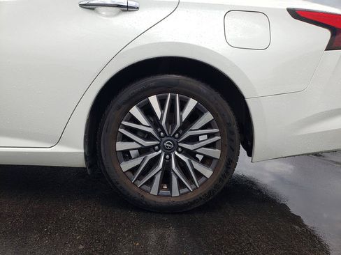 Used 2023 Nissan Altima 2.5 SV FWD image 13