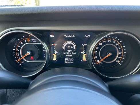 Used 2020 Jeep Wrangler Sport AWD/4WD image 23