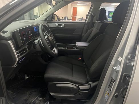 Used 2025 Hyundai Santa Fe SE image 11