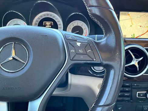 Used 2015 Mercedes-Benz GLK 350 4MATIC image 24