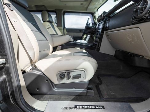 Used 2004 HUMMER H2 w/ Preferred Equipment Group image 58