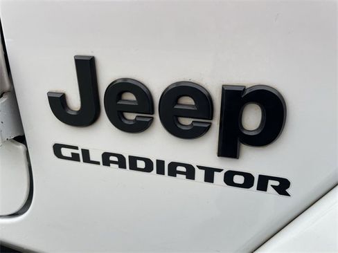 Used 2021 Jeep Gladiator Sport image 30