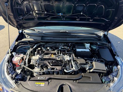 Used 2025 Toyota Corolla LE image 30
