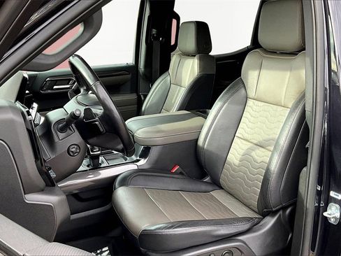 Used 2023 Chevrolet Silverado 1500 ZR2 w/ Technology Package image 26