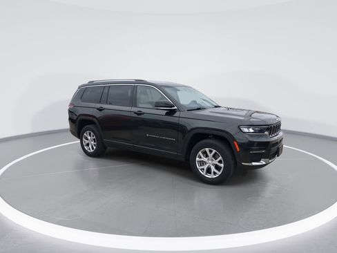 Used 2022 Jeep Grand Cherokee L Limited w/ Luxury Tech Group II image 2