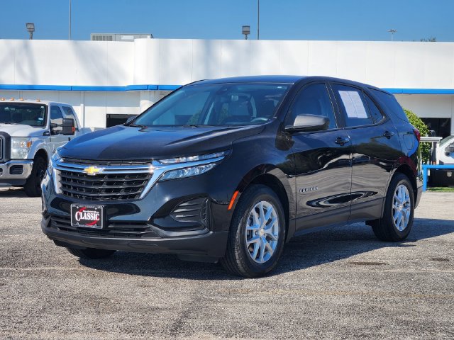 Used 2024 Chevrolet Equinox LS w/ LS Convenience Package FWD image 3
