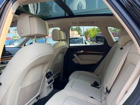 Used 2023 Audi Q5 2.0T Premium w/ Convenience Package AWD/4WD image 27