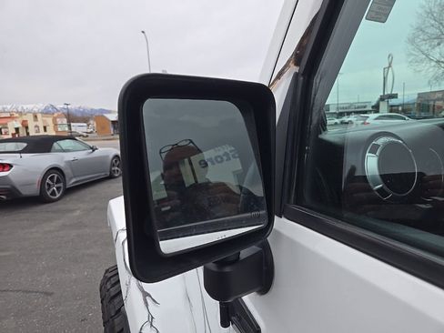 Used 2013 Jeep Wrangler Unlimited Rubicon w/ Connectivity Group image 29